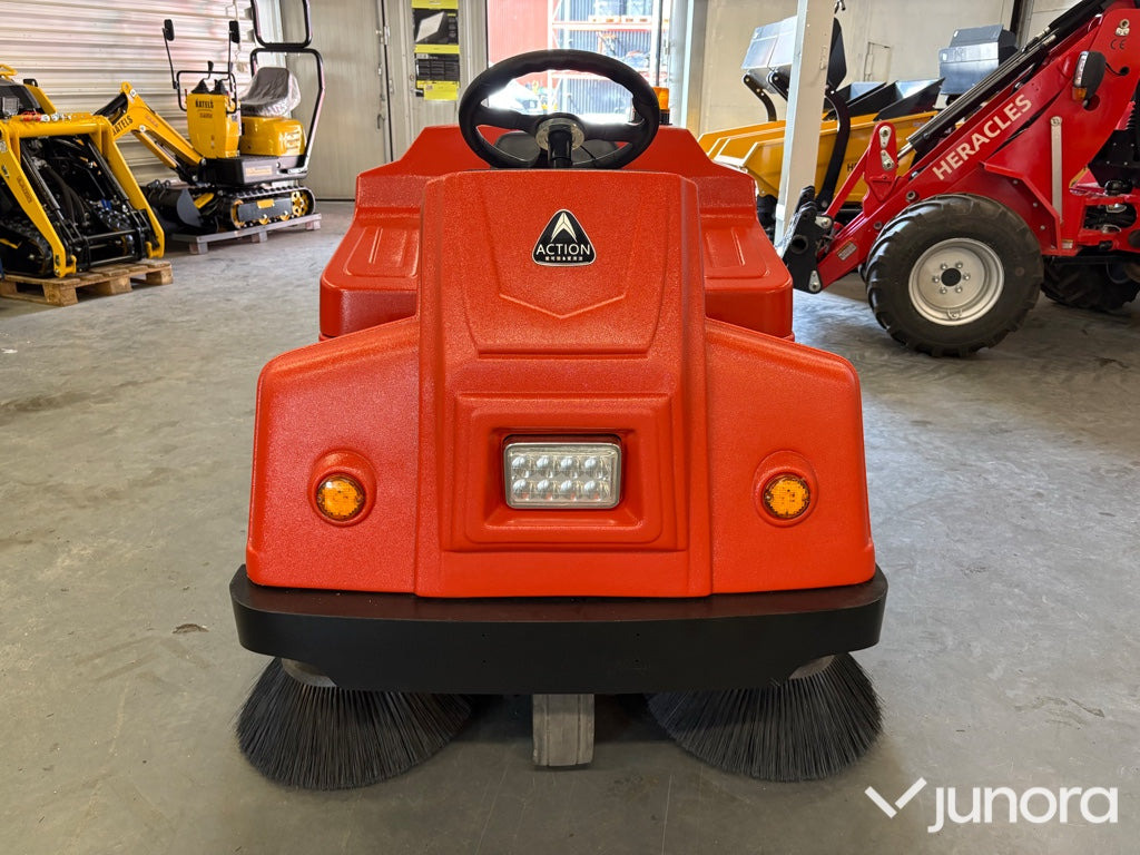 Åkbar industrisopmaskin Action A1500 - Industrial sweeper: picture 2 Åkbar industrisopmaskin Action A1500 - Industrial sweeper: picture 2