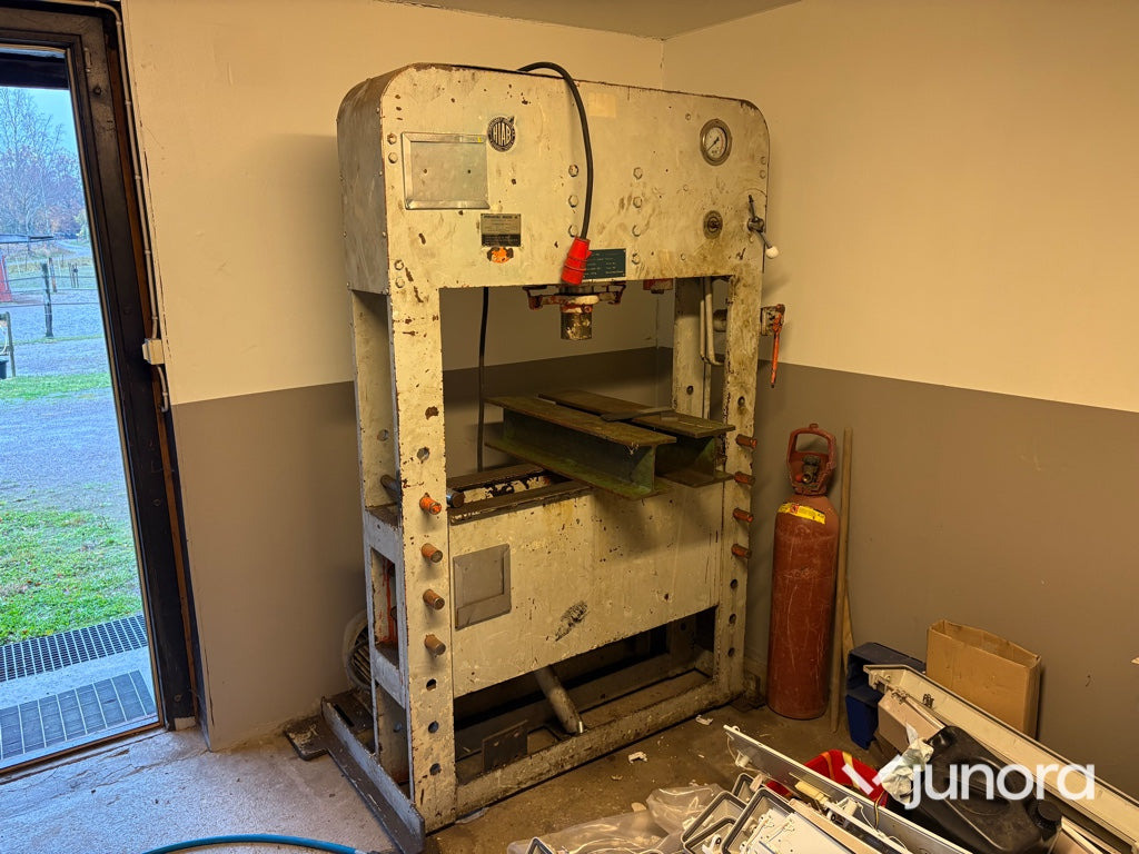 Hydraulpress - Hiab H100E, 100 ton - Press brake: picture 2 Hydraulpress - Hiab H100E, 100 ton - Press brake: picture 2