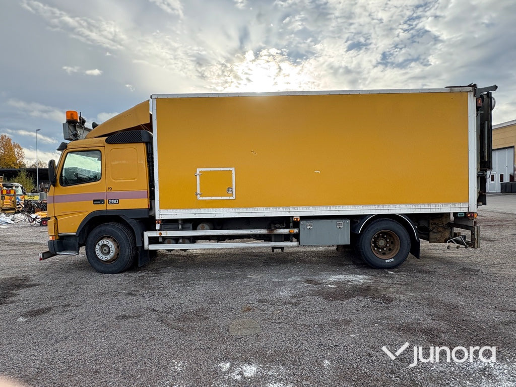 Lastbil Volvo FM7 4X2 - Box truck: picture 2 Lastbil Volvo FM7 4X2 - Box truck: picture 2