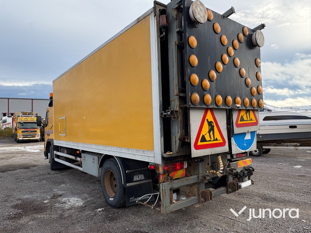 Lastbil Volvo FM7 4X2 - Box truck: picture 3 Lastbil Volvo FM7 4X2 - Box truck: picture 3