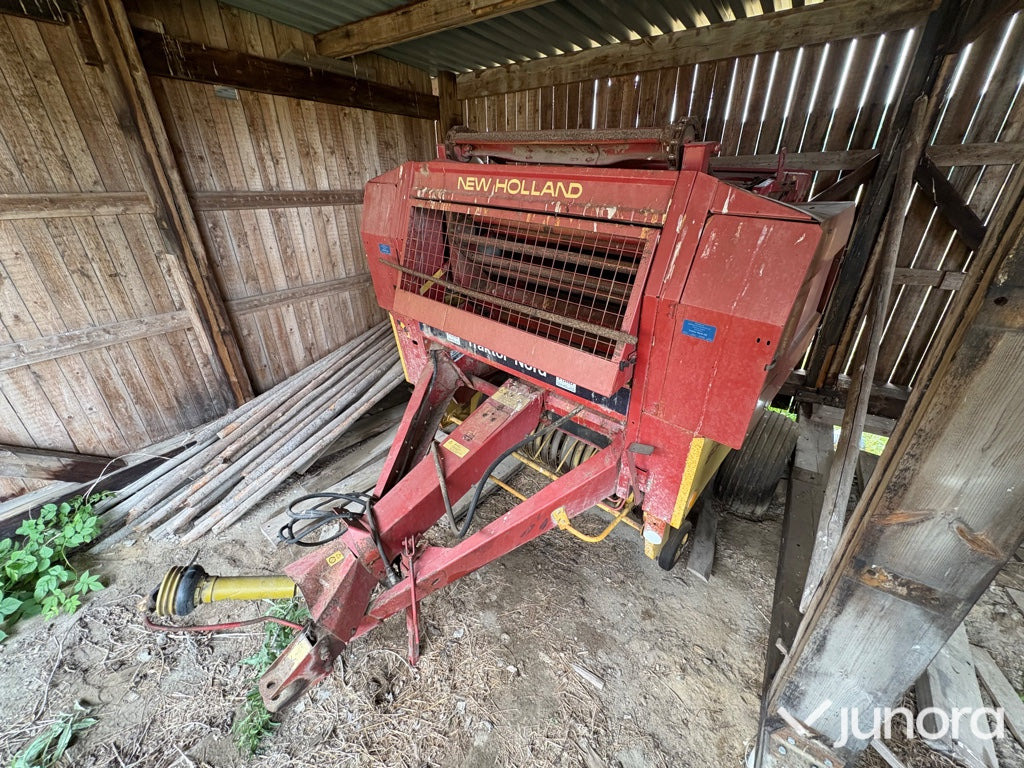 New Holland 835 Rundbalspress - Round baler: picture 4 New Holland 835 Rundbalspress - Round baler: picture 4