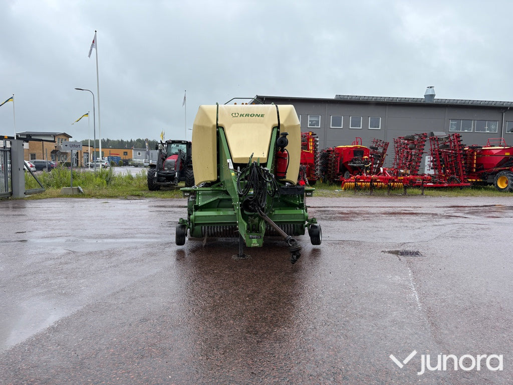 Rundbalspress Krone BIGPACK 890 - Self-loading wagon: picture 2 Rundbalspress Krone BIGPACK 890 - Self-loading wagon: picture 2