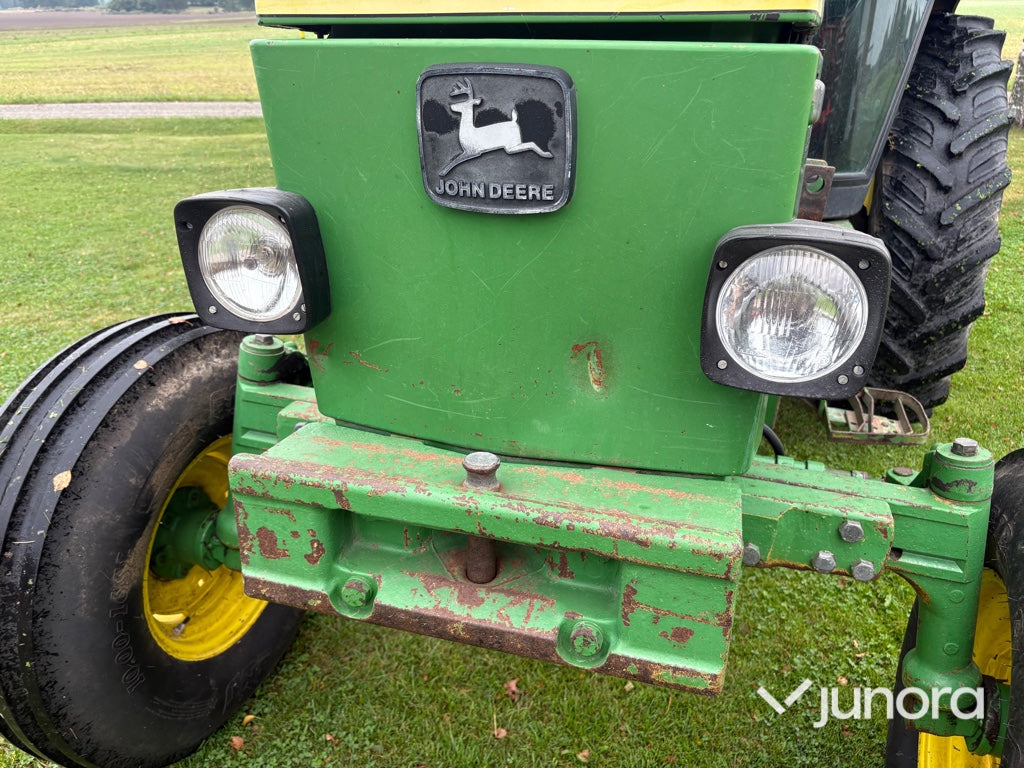 Traktor John Deere 2250 - Farm tractor: picture 4 Traktor John Deere 2250 - Farm tractor: picture 4