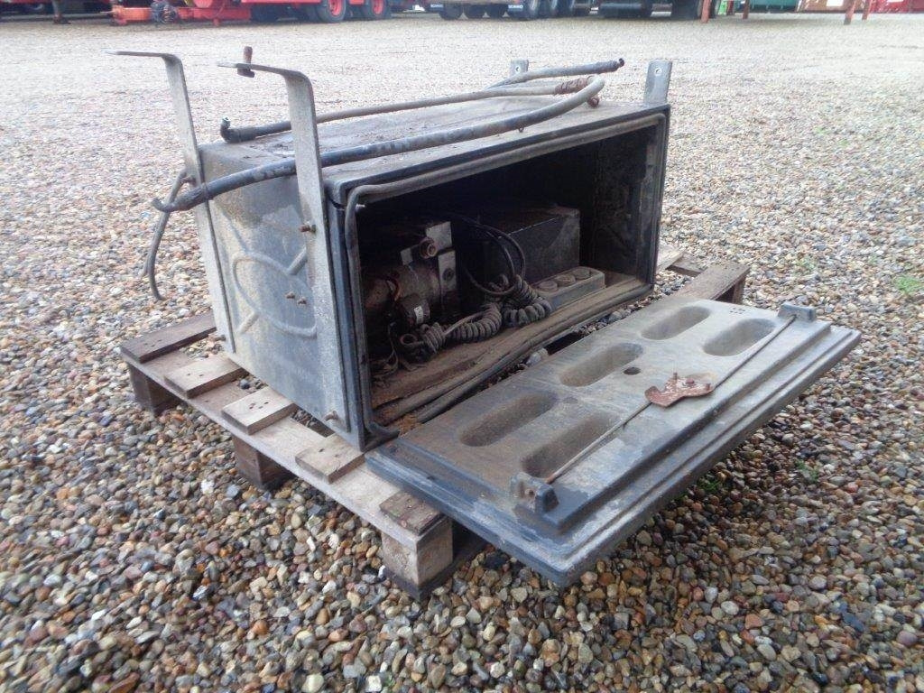 Flatbed body 9,5 - 7,5 mtr knæklad med dobbelt rampe: picture 16