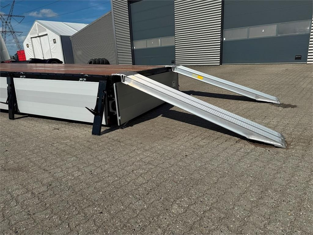 Hangler 3-aks kærre alu-sider + alu-ramper - Dropside/ Flatbed trailer: picture 4 Hangler 3-aks kærre alu-sider + alu-ramper - Dropside/ Flatbed trailer: picture 4