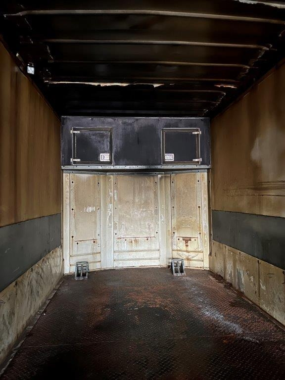 Closed box semi-trailer Leci 13,6 mtr. box læsserampe: picture 10