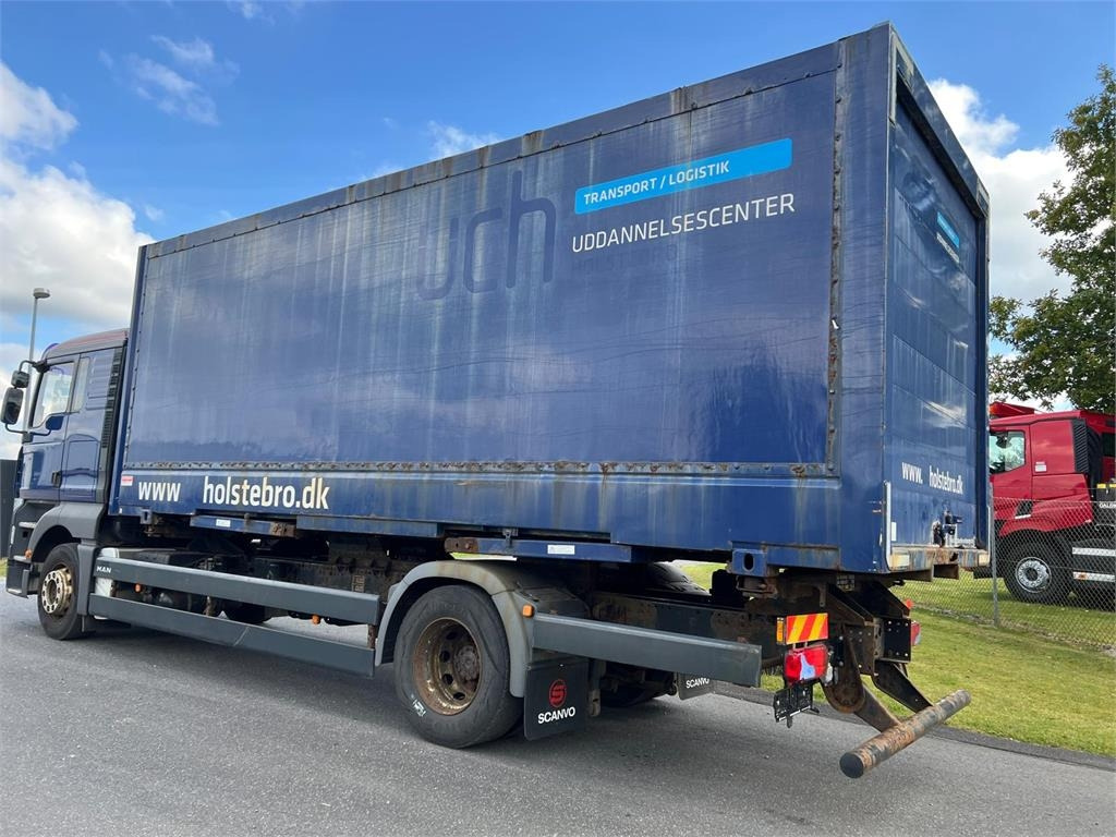 MAN TGA 18-350 - 7,15 - Container transporter/ Swap body truck: picture 3 MAN TGA 18-350 - 7,15 - Container transporter/ Swap body truck: picture 3