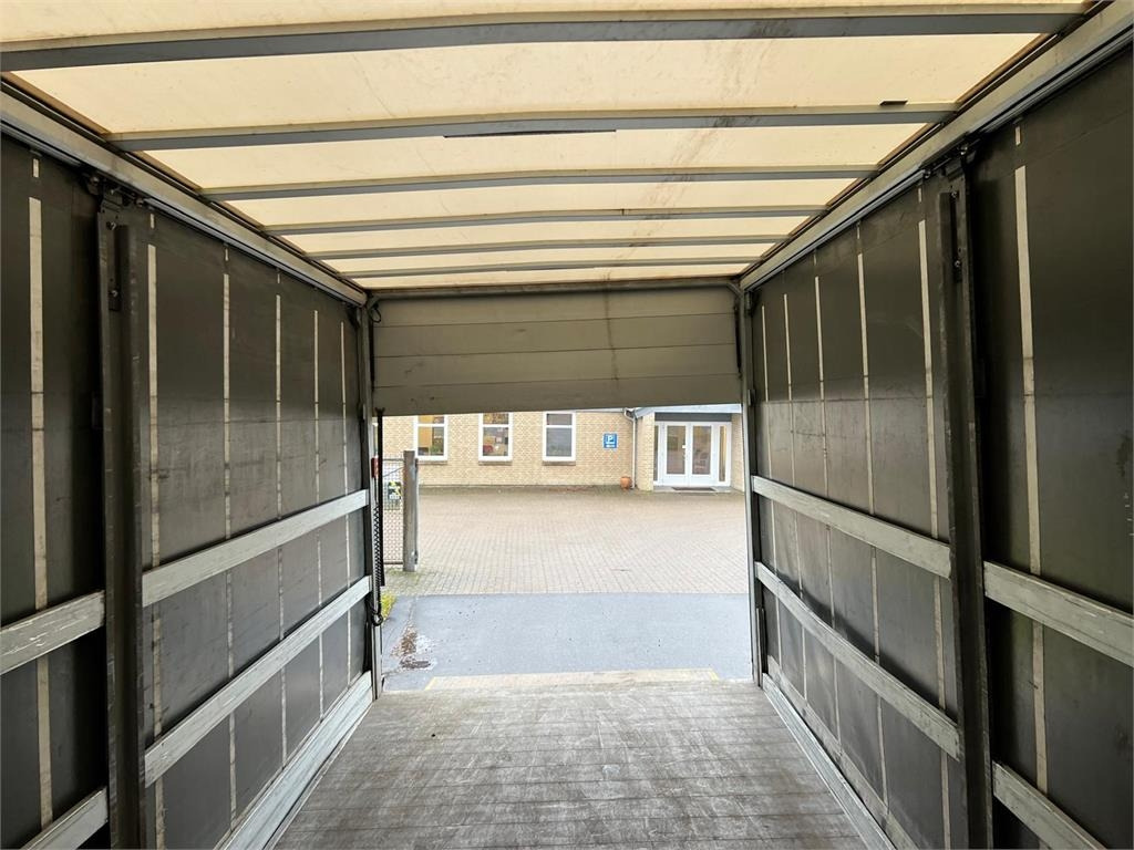 MAN TGL 12-220 BL - Curtainsider truck: picture 4 MAN TGL 12-220 BL - Curtainsider truck: picture 4