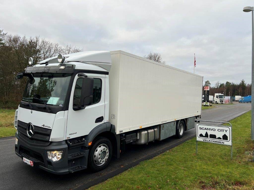 Mercedes-Benz Antos 1824 LnR - Box truck: picture 5 Mercedes-Benz Antos 1824 LnR - Box truck: picture 5