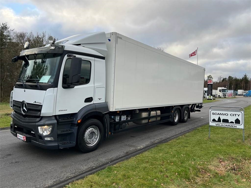 Mercedes-Benz Antos 2533 L - Box truck: picture 1 Mercedes-Benz Antos 2533 L - Box truck: picture 1