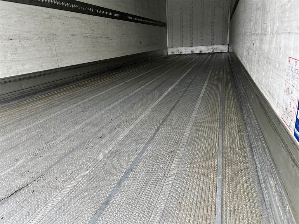 Mercedes-Benz Antos 2533 L - Box truck: picture 5 Mercedes-Benz Antos 2533 L - Box truck: picture 5