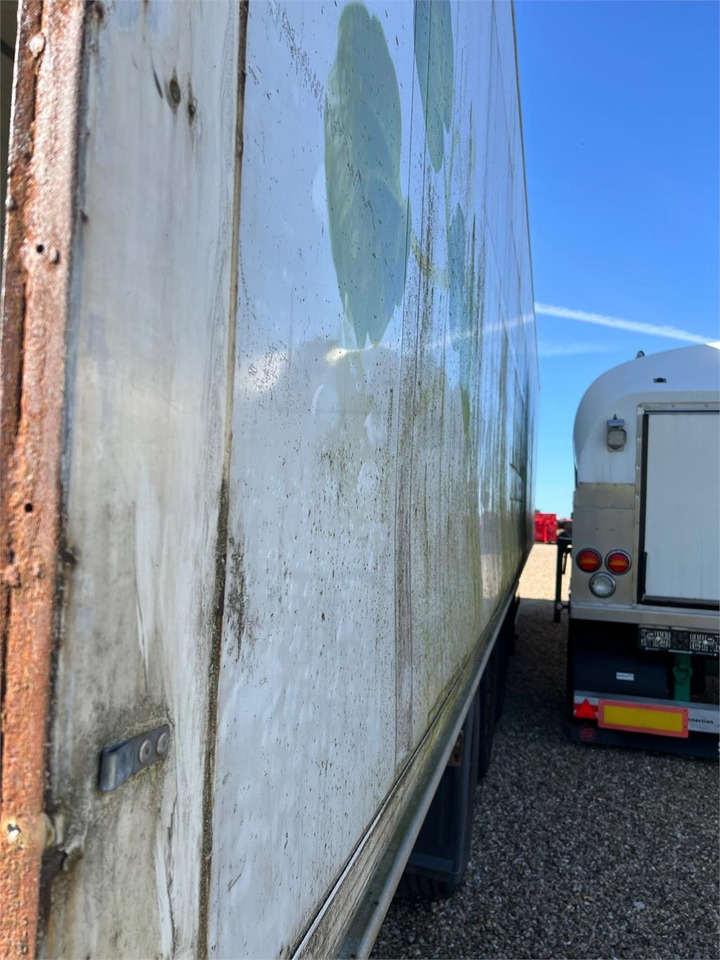Schmitz 13,6 mtr boks - Closed box semi-trailer: picture 5 Schmitz 13,6 mtr boks - Closed box semi-trailer: picture 5