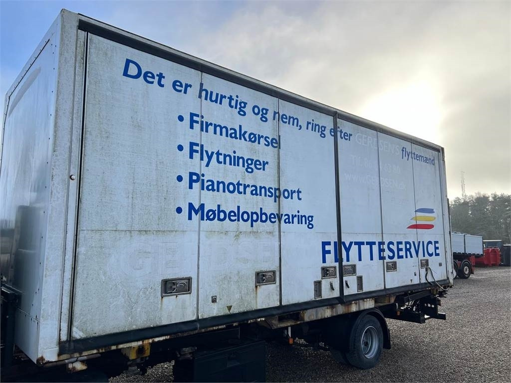 Schmitz 7450 - foldedørskasse - Closed box semi-trailer: picture 1 Schmitz 7450 - foldedørskasse - Closed box semi-trailer: picture 1