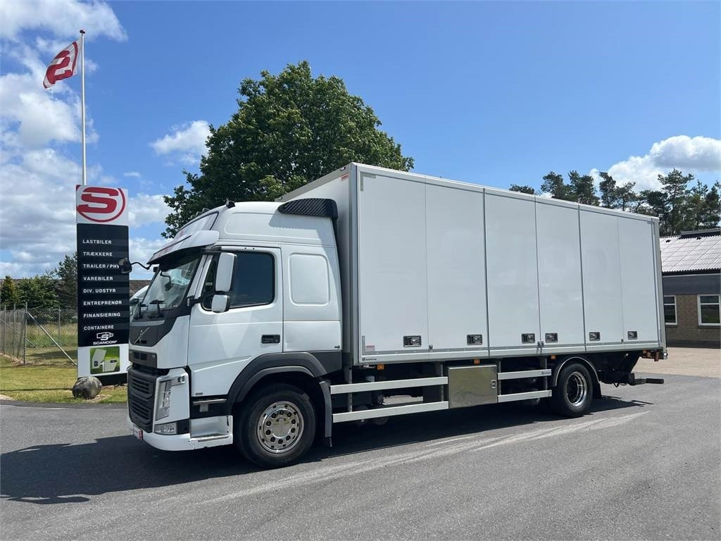 Volvo FM330 - Box truck: picture 1 Volvo FM330 - Box truck: picture 1