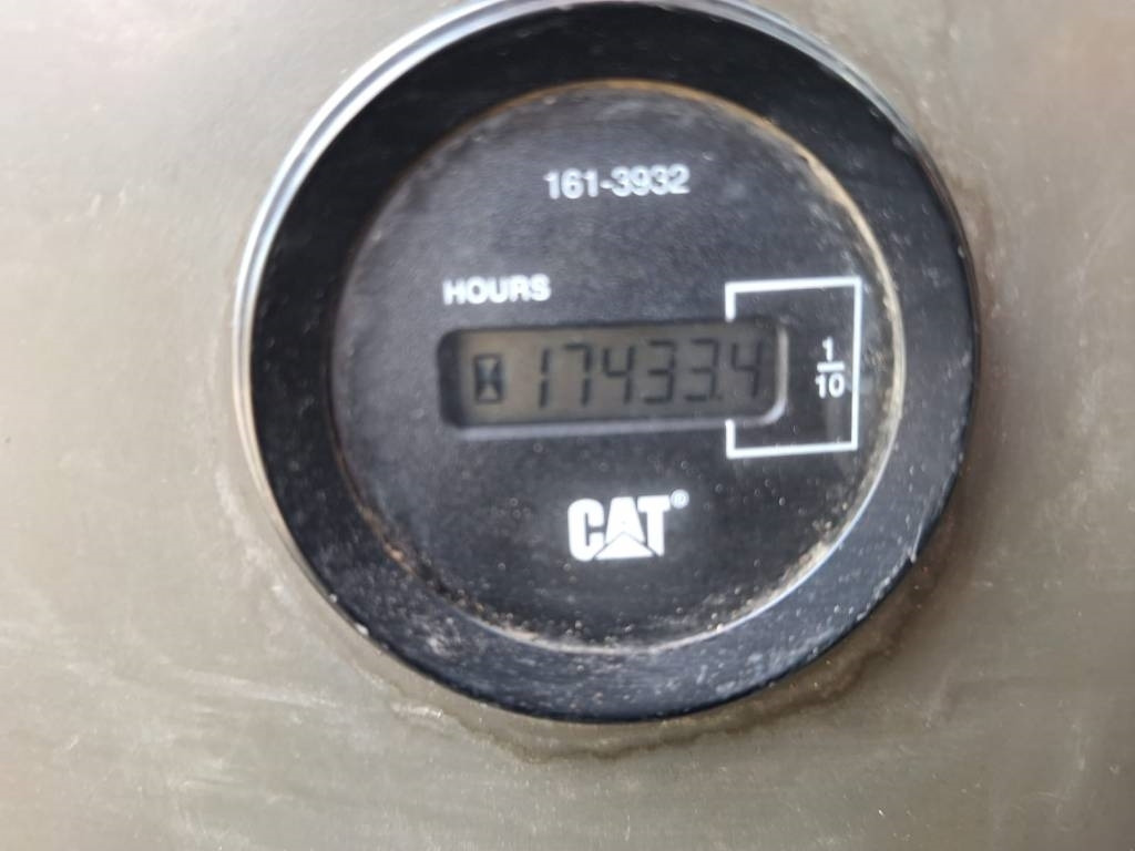 Crawler excavator CAT 320DLRR PYÖRITTÄJÄLLÄ: picture 11