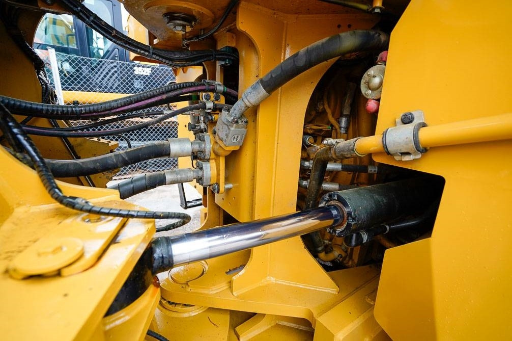 Wheel loader CAT 982M UUDET RENKAAT: picture 17