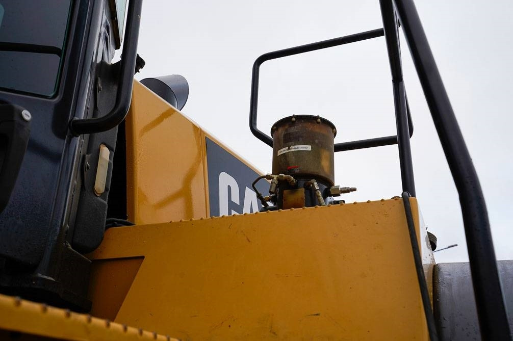 Wheel loader CAT 982M UUDET RENKAAT: picture 16