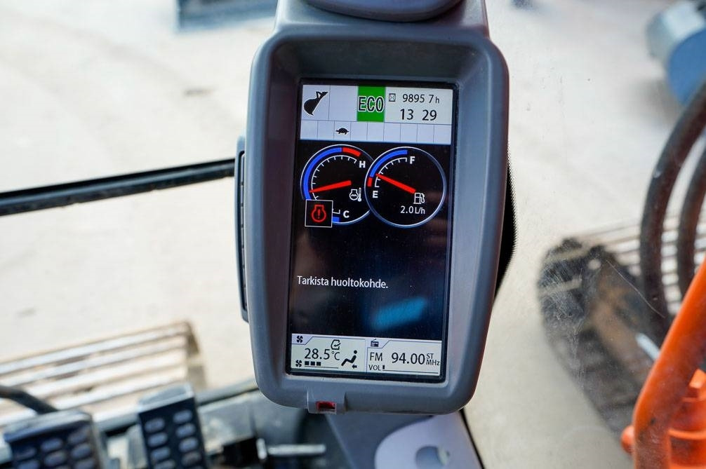 Crawler excavator Hitachi ZX225USLC-5B MARTTIINILLA: picture 20