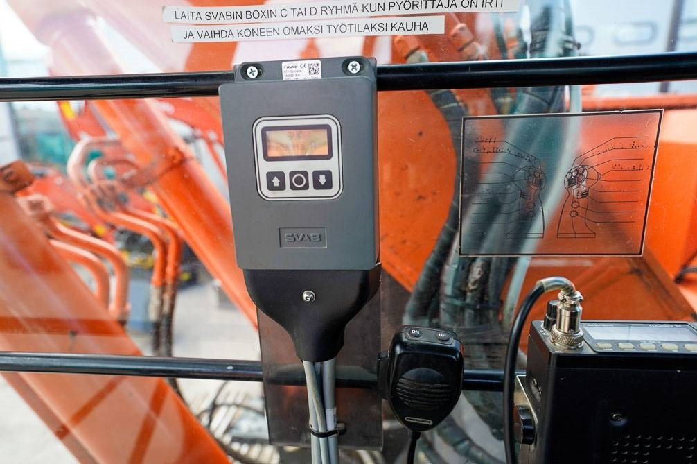 Crawler excavator Hitachi ZX225USLC-5B MARTTIINILLA: picture 21