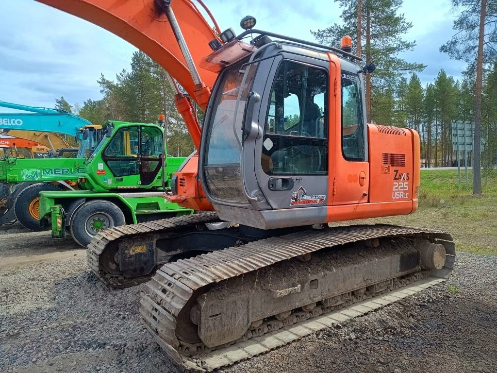 Hitachi ZX225USR KALLISTAJALLA - Crawler excavator: picture 2 Hitachi ZX225USR KALLISTAJALLA - Crawler excavator: picture 2