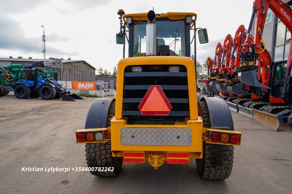 JCB 412S LAMELLIRENKAILLA  - Wheel loader: picture 5 JCB 412S LAMELLIRENKAILLA  - Wheel loader: picture 5