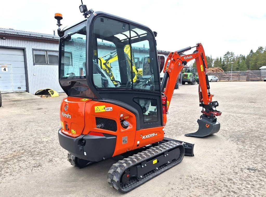 Kubota KX019-4 -ERIKOISHINTAAN TILTILLÄ- - Mini excavator: picture 4 Kubota KX019-4 -ERIKOISHINTAAN TILTILLÄ- - Mini excavator: picture 4