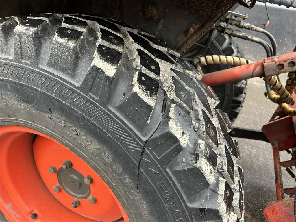 Municipal tractor Kubota L 3600 AURA JA HIEKOTIN: picture 10