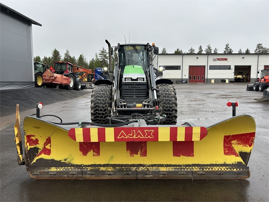 Lännen 8800I KAUHA+LUMIAURA - Backhoe loader: picture 4 Lännen 8800I KAUHA+LUMIAURA - Backhoe loader: picture 4