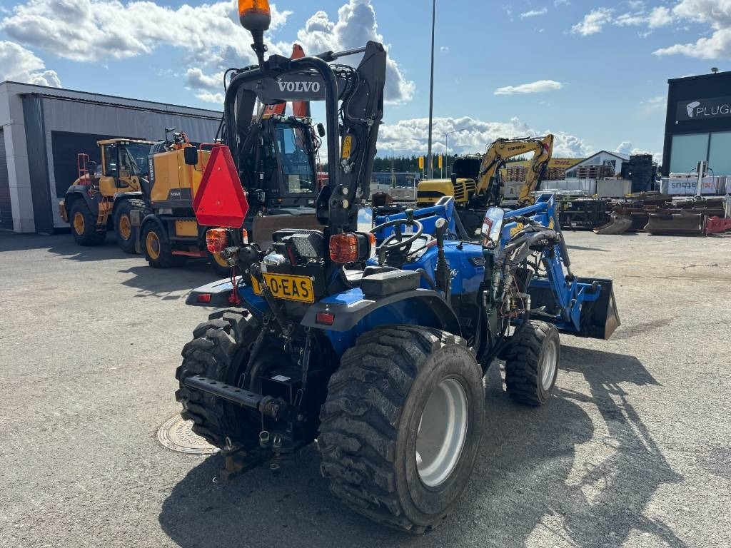 Farm tractor Solis 26 4WD Etukuormaajalla: picture 7