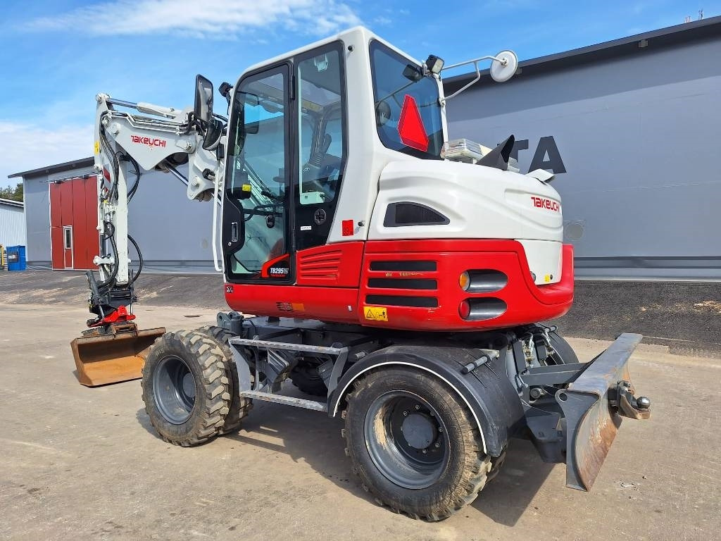 Takeuchi TB295W KÄRRY, PYÖRITTÄJÄ, 5-KAUHAA - Wheel excavator: picture 2 Takeuchi TB295W KÄRRY, PYÖRITTÄJÄ, 5-KAUHAA - Wheel excavator: picture 2