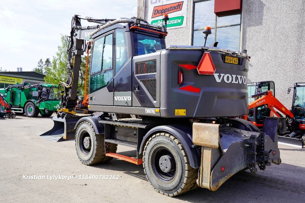 Volvo EWR170E BLACK EDITION - Wheel excavator: picture 2 Volvo EWR170E BLACK EDITION - Wheel excavator: picture 2