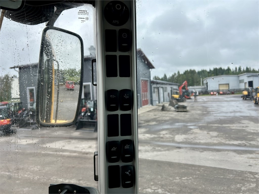 Wheel loader Volvo L120F VIPUOHJAUS: picture 16