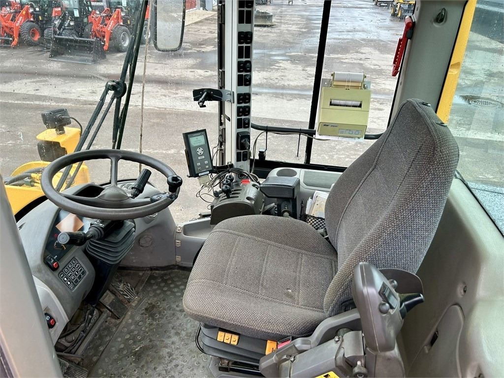 Wheel loader Volvo L120F VIPUOHJAUS: picture 13