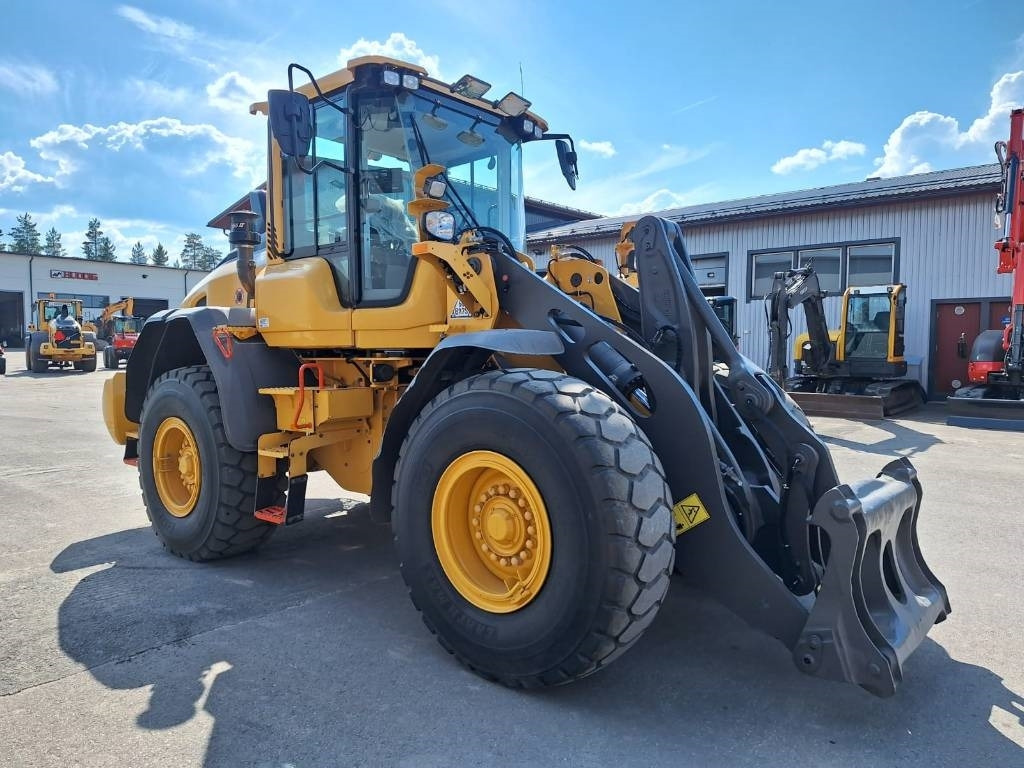 Volvo L90H - Wheel loader: picture 3 Volvo L90H - Wheel loader: picture 3