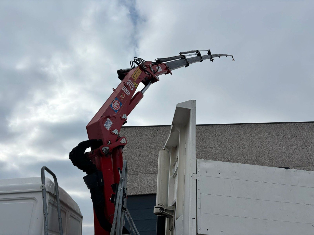 MAN 18-222. Kran HMF 18t/m Bj 2001. - Crane truck: picture 4 MAN 18-222. Kran HMF 18t/m Bj 2001. - Crane truck: picture 4