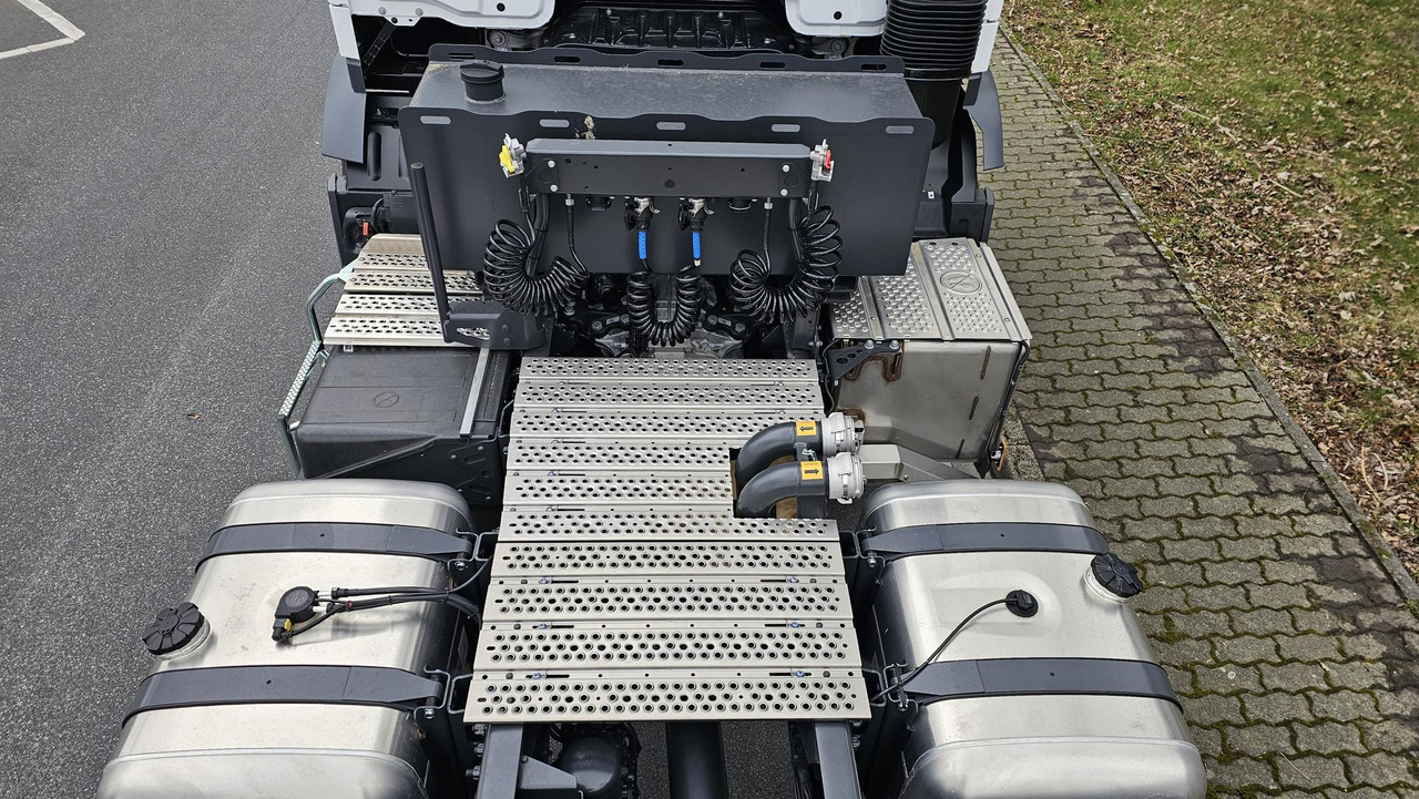 New Tractor unit MERCEDES-BENZ Actros 3340 S 6x4 ADR Euro 3 Tractor Head: picture 8