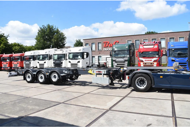 Renders HASTRAILER FCC - ALL CONNECTIONS - LIFT AXLE - 2 x EXTENDABLE - SAF AXLES - DISC BRAKES - EXCELLENT CONDITION - - Container transporter/ Swap body semi-trailer: picture 1 Renders HASTRAILER FCC - ALL CONNECTIONS - LIFT AXLE - 2 x EXTENDABLE - SAF AXLES - DISC BRAKES - EXCELLENT CONDITION - - Container transporter/ Swap body semi-trailer: picture 1