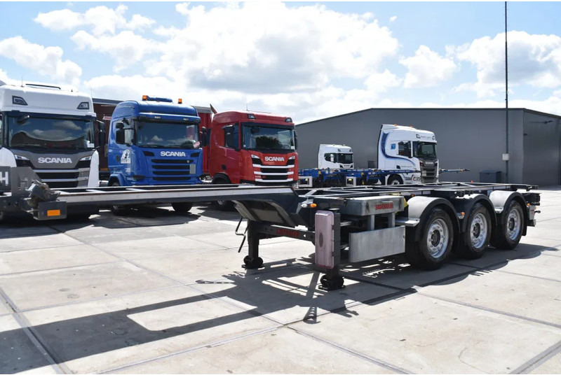 Renders HASTRAILER FCC - ALL CONNECTIONS - LIFT AXLE - 2 x EXTENDABLE - SAF AXLES - DISC BRAKES - EXCELLENT CONDITION - - Container transporter/ Swap body semi-trailer: picture 5 Renders HASTRAILER FCC - ALL CONNECTIONS - LIFT AXLE - 2 x EXTENDABLE - SAF AXLES - DISC BRAKES - EXCELLENT CONDITION - - Container transporter/ Swap body semi-trailer: picture 5