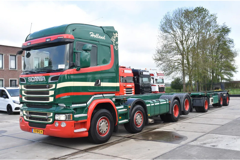 Scania R520 HL V8 8x2 + HANGER - EURO 6 - MANUAL - RETARDER - WHEELBASE: 510 cm - 10 TONS FRONT AXLE - XENON - - Container transporter/ Swap body truck: picture 1 Scania R520 HL V8 8x2 + HANGER - EURO 6 - MANUAL - RETARDER - WHEELBASE: 510 cm - 10 TONS FRONT AXLE - XENON - - Container transporter/ Swap body truck: picture 1