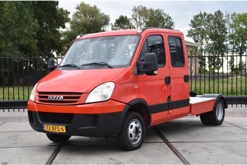 Iveco 40C18 - MANUAL - EURO 4 - 341 TKM - RADIO - BACKSEAT - 4 DOORS - GOOD CONDITION - - Tractor unit: picture 2 Iveco 40C18 - MANUAL - EURO 4 - 341 TKM - RADIO - BACKSEAT - 4 DOORS - GOOD CONDITION - - Tractor unit: picture 2