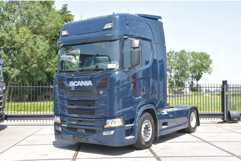 Scania S450 NGS 4x2NB - FULL AIR - 727 TKM - RETARDER - PARK. AIRCO - 2 x FUEL TANKS - TOP CONDITION - - Tractor unit: picture 2 Scania S450 NGS 4x2NB - FULL AIR - 727 TKM - RETARDER - PARK. AIRCO - 2 x FUEL TANKS - TOP CONDITION - - Tractor unit: picture 2