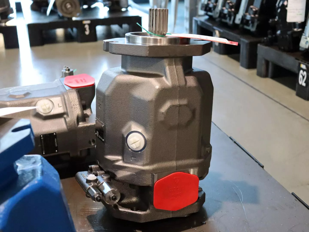 REXROTH A10VO100DFR/31R-VSC62K68 - Hydraulic pump for Material handling equipment: picture 1 REXROTH A10VO100DFR/31R-VSC62K68 - Hydraulic pump for Material handling equipment: picture 1