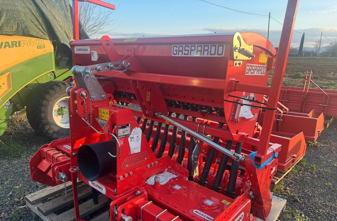 Seminatrice - Seed drill: picture 1 Seminatrice - Seed drill: picture 1