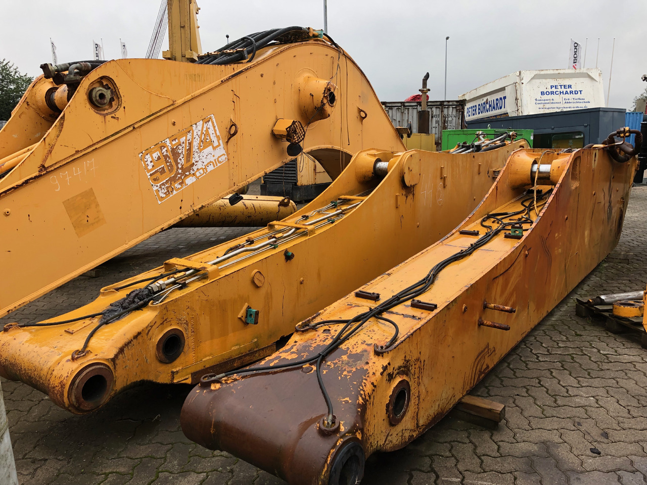 LIEBHERR Boom and sticks for 974 - Crawler excavator: picture 1 LIEBHERR Boom and sticks for 974 - Crawler excavator: picture 1