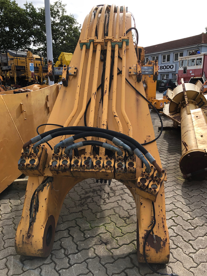 LIEBHERR Boom and sticks for 974 - Crawler excavator: picture 4 LIEBHERR Boom and sticks for 974 - Crawler excavator: picture 4