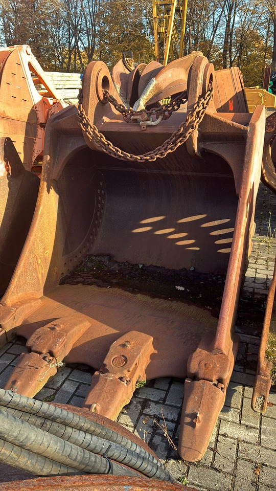 Liebherr Volvo Komatsu Volvo 460 Liebherr R944 R952 R974 KOMATSU PC1250 - Excavator bucket for Crawler excavator: picture 1 Liebherr Volvo Komatsu Volvo 460 Liebherr R944 R952 R974 KOMATSU PC1250 - Excavator bucket for Crawler excavator: picture 1