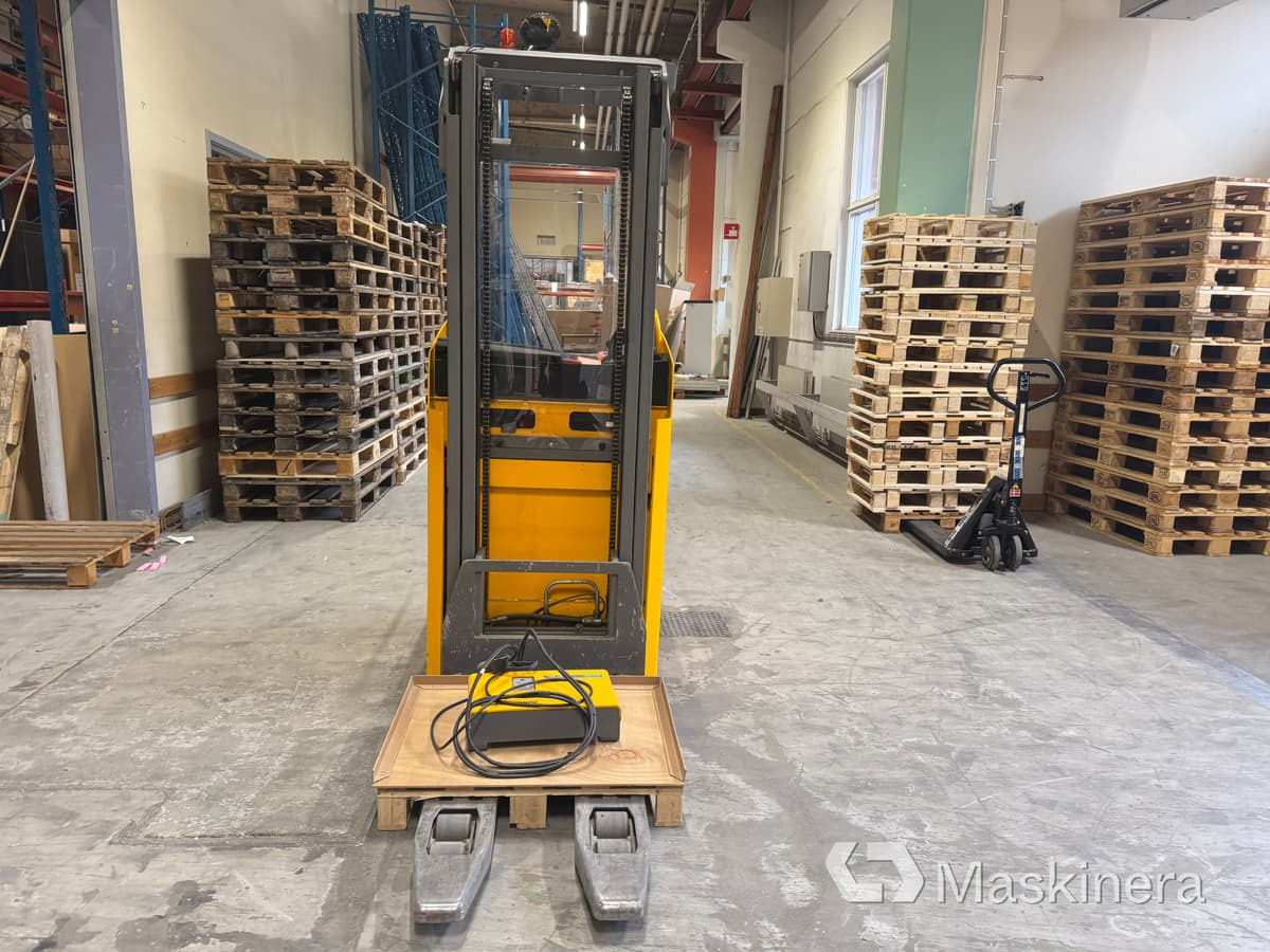 Eltruck Jungheinrich ESC214 - Stacker: picture 2 Eltruck Jungheinrich ESC214 - Stacker: picture 2