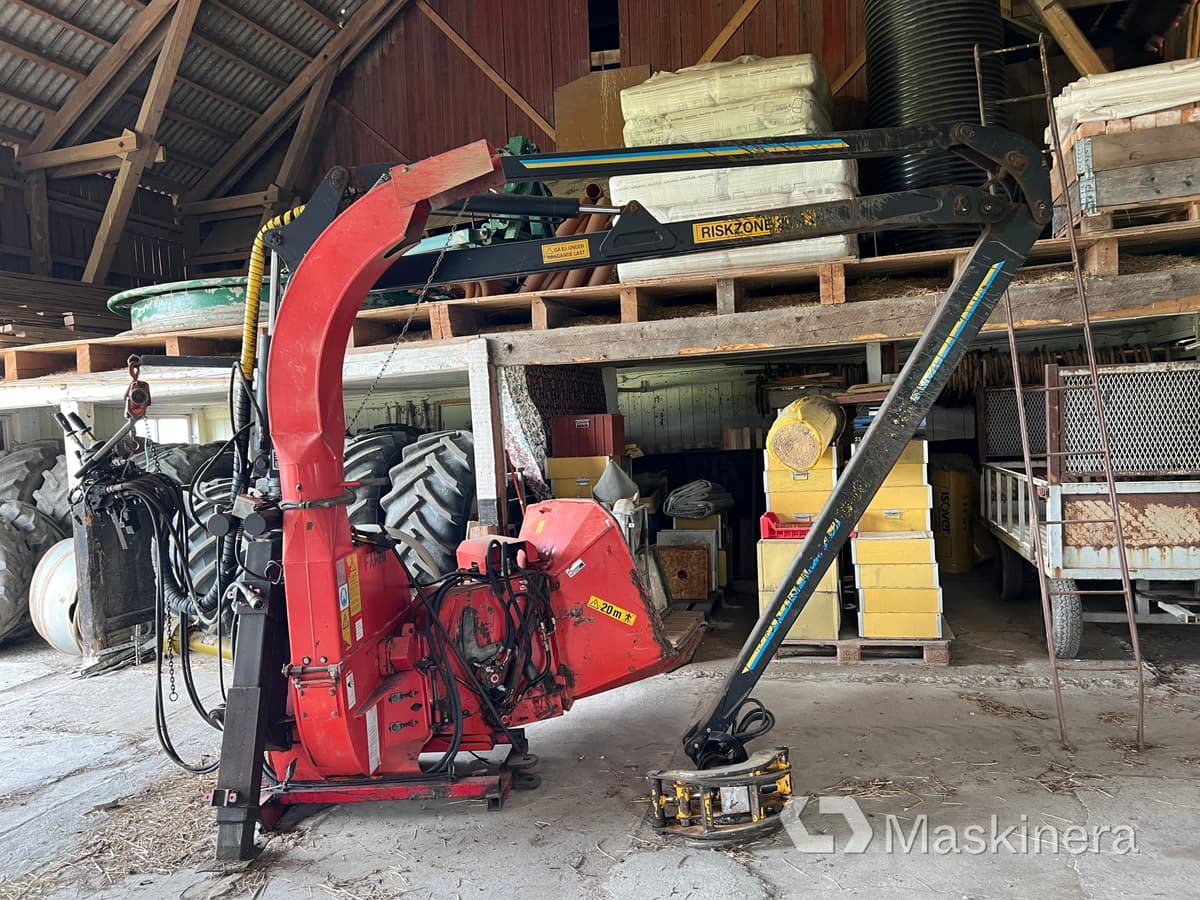 Flishugg Farmi Chipper CH/SH 250 med högtippande vagn - Straw shredder: picture 2 Flishugg Farmi Chipper CH/SH 250 med högtippande vagn - Straw shredder: picture 2