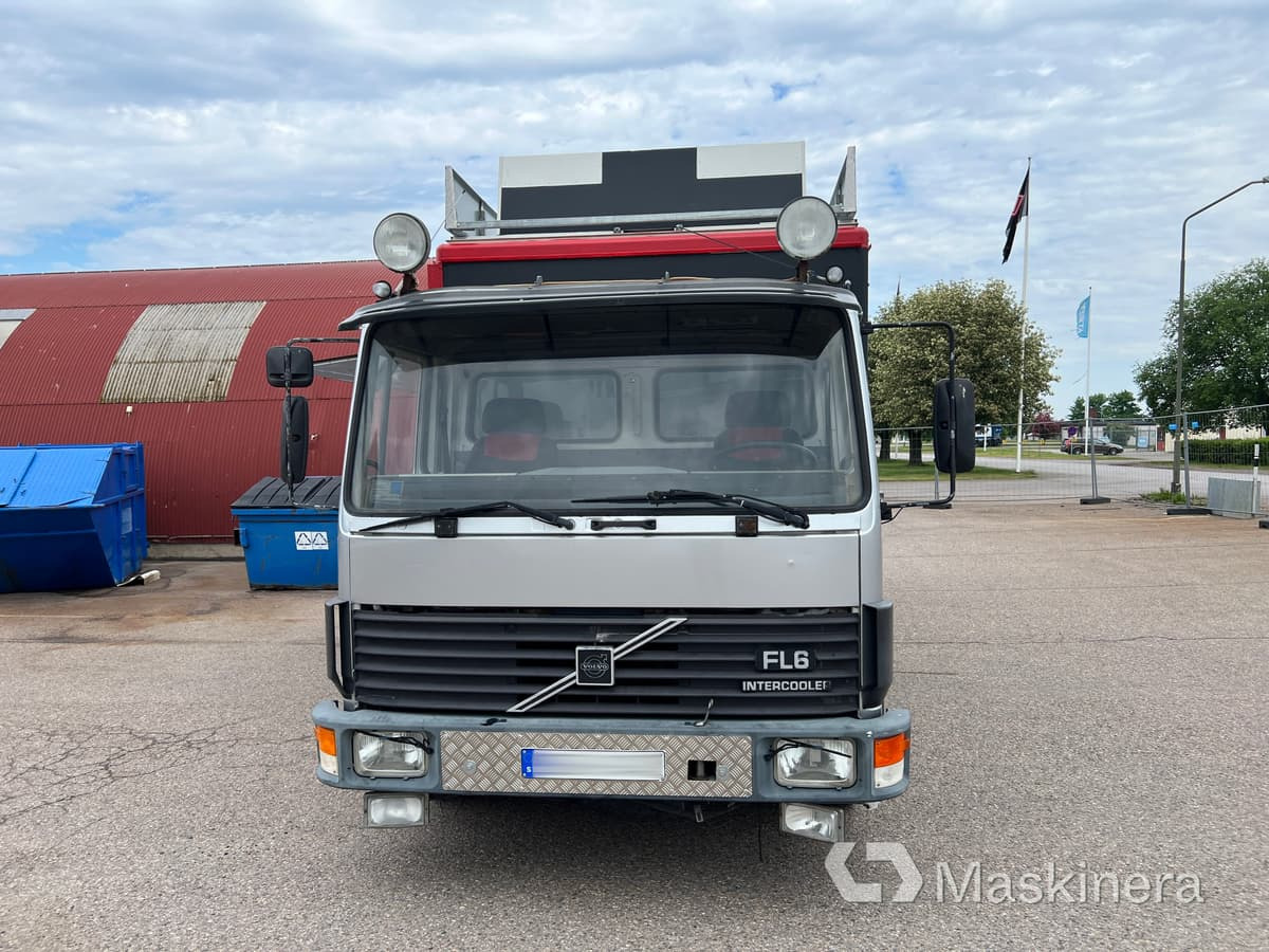 Foodtruck Volvo FL611 4X2 - Vending truck: picture 2 Foodtruck Volvo FL611 4X2 - Vending truck: picture 2