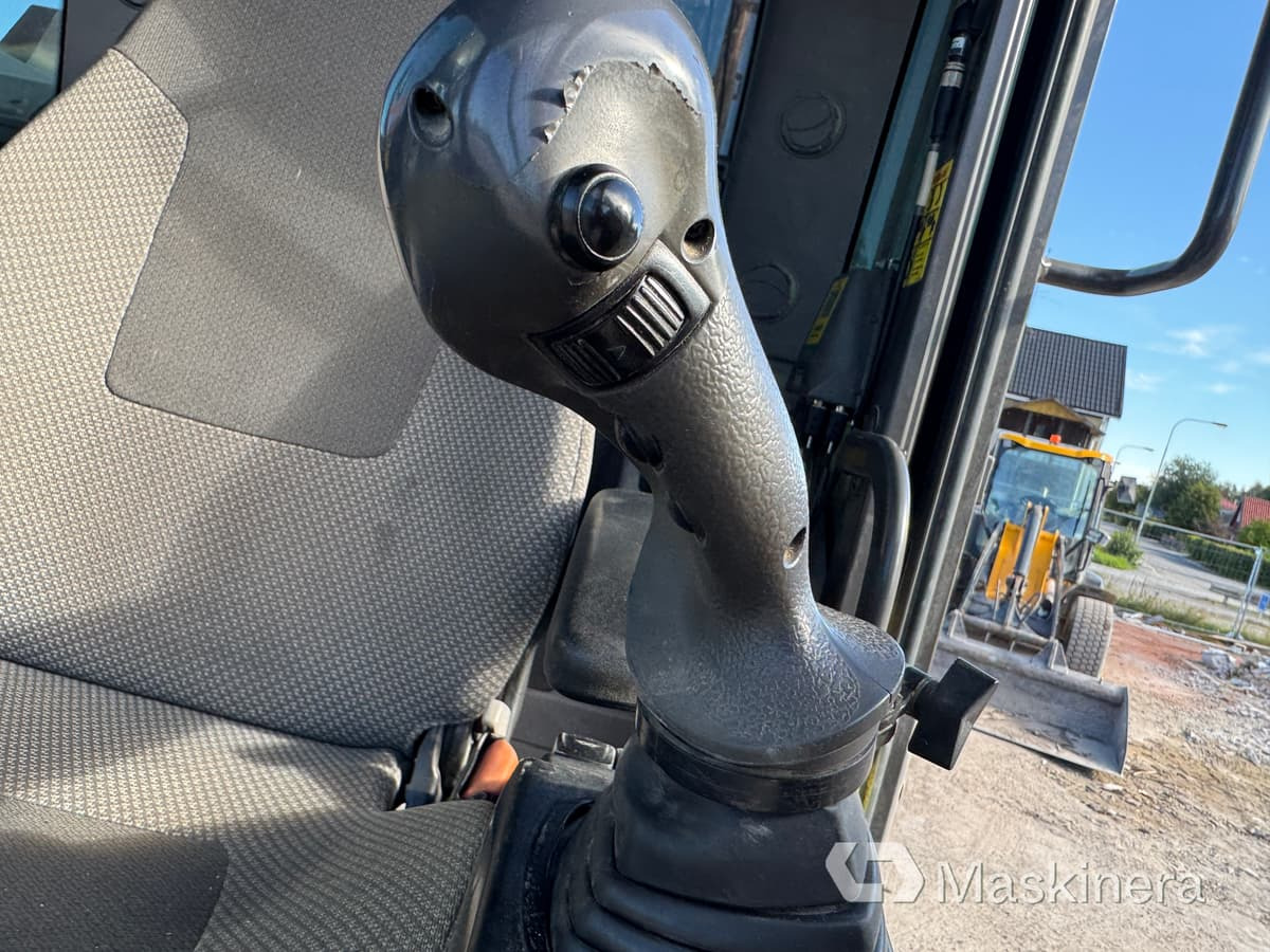Crawler excavator Grävmaskin Volvo EC250EL med tillbehör: picture 23
